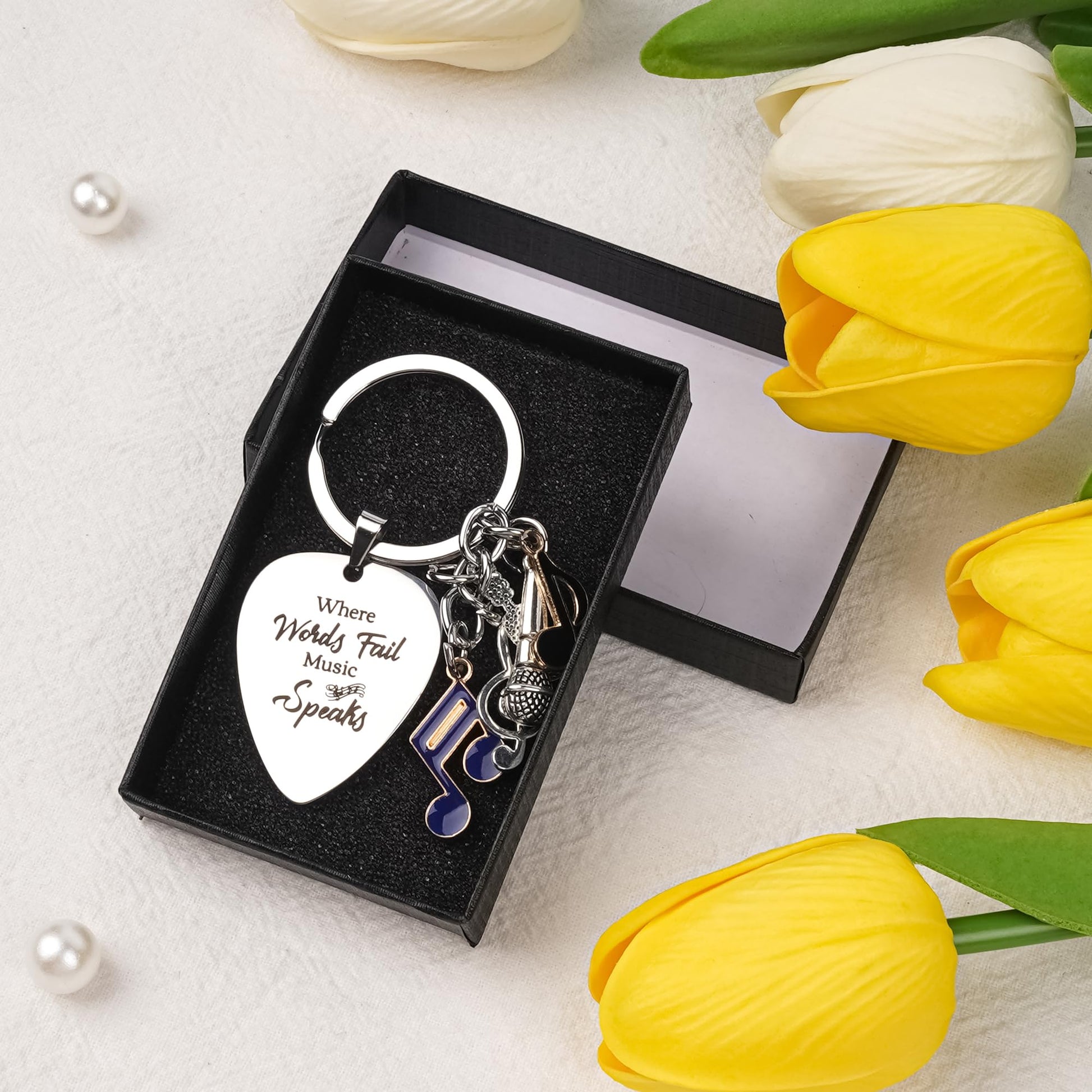 Cool Music Lovers Gift Keychain - Inspirational Quotes Where Words Fail Music Speaks Keychains for Men Women Gifts, Guitar Note Pendant Keyring for Musicians Teachers Friends Birthday Graduation