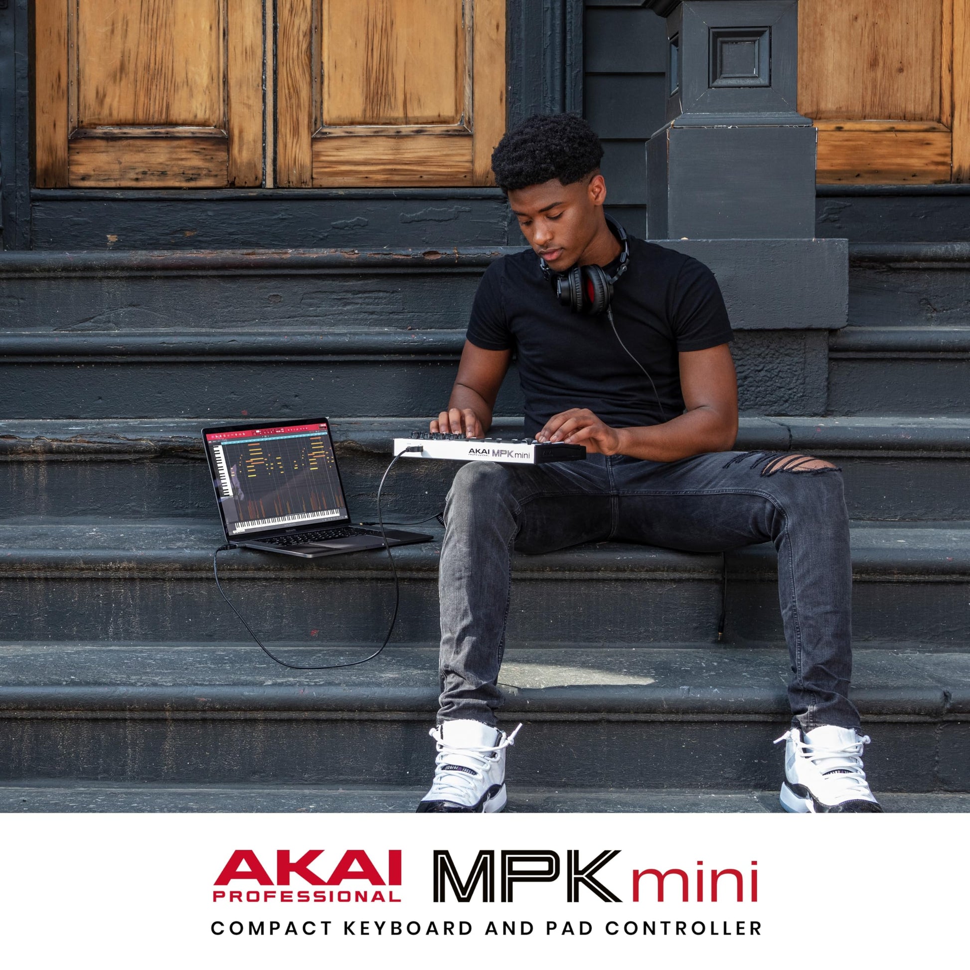Akai Professional MPK Mini MK3 - 25 Key USB MIDI Keyboard Controller With 8 Backlit Drum Pads, 8 Knobs, Music Production Software and Native Instruments Sound Package (NKS Integration), White